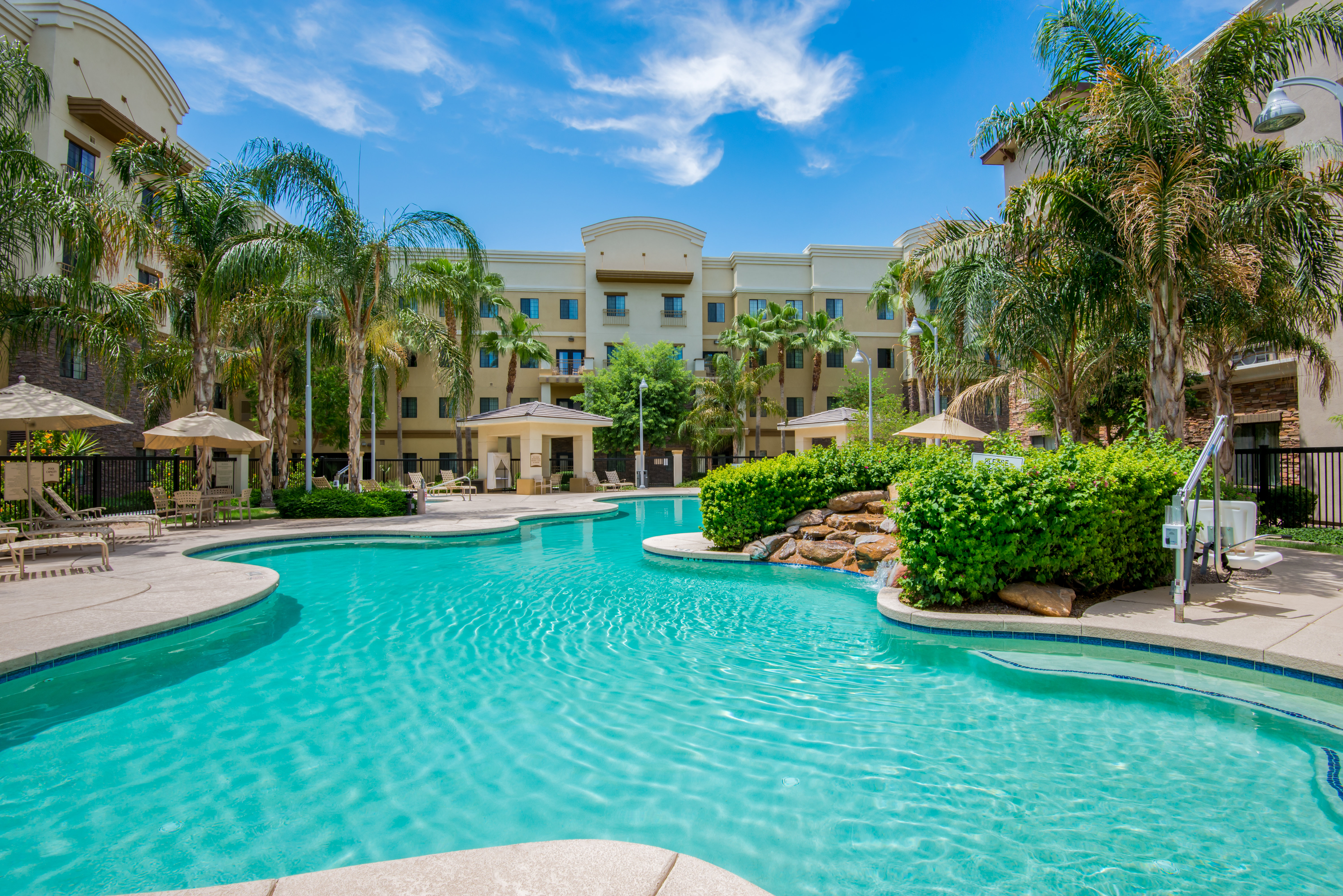 Holiday Inn Express & Suites Phoenix - Glendale Sports Dist 59/63