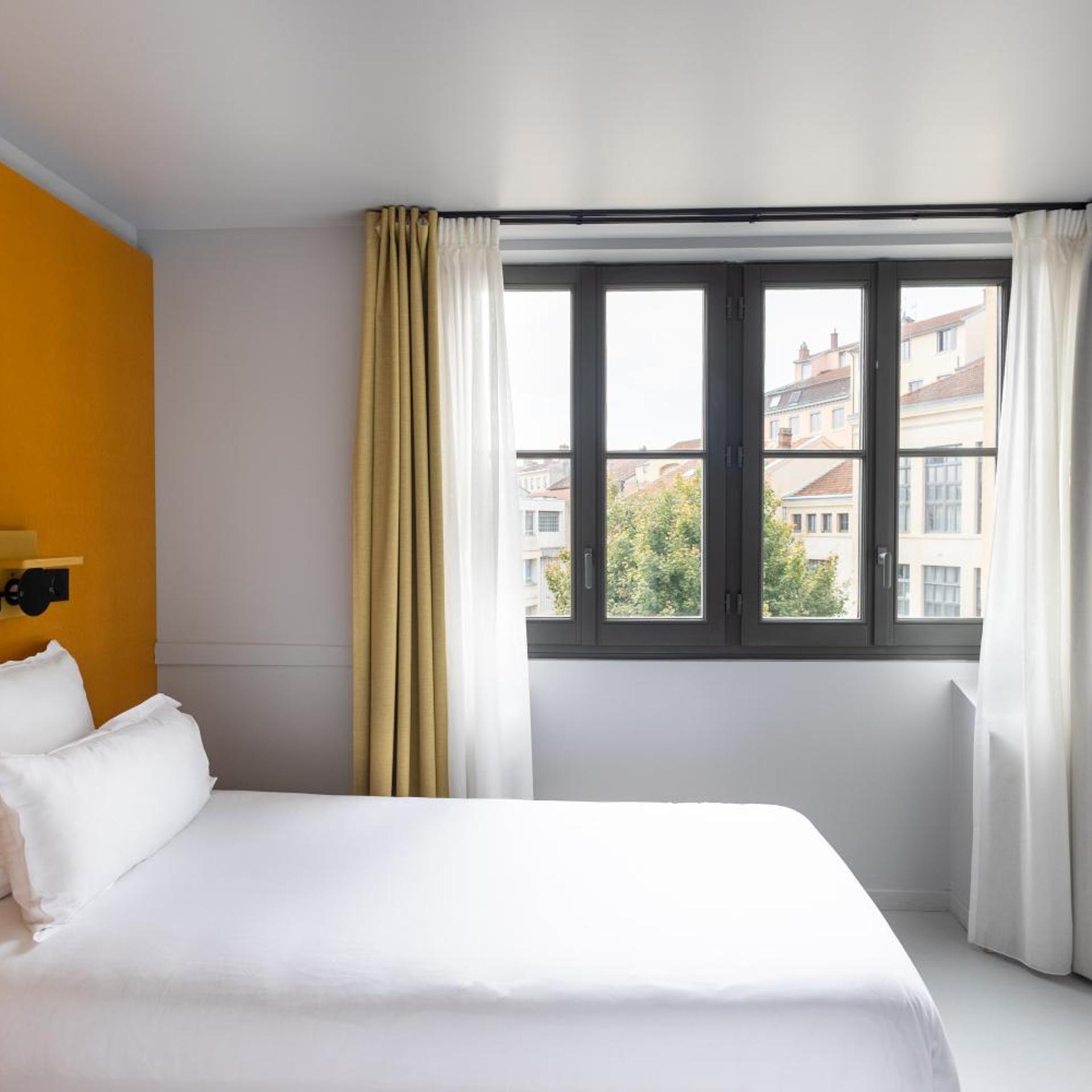 Room, King Bed, City View