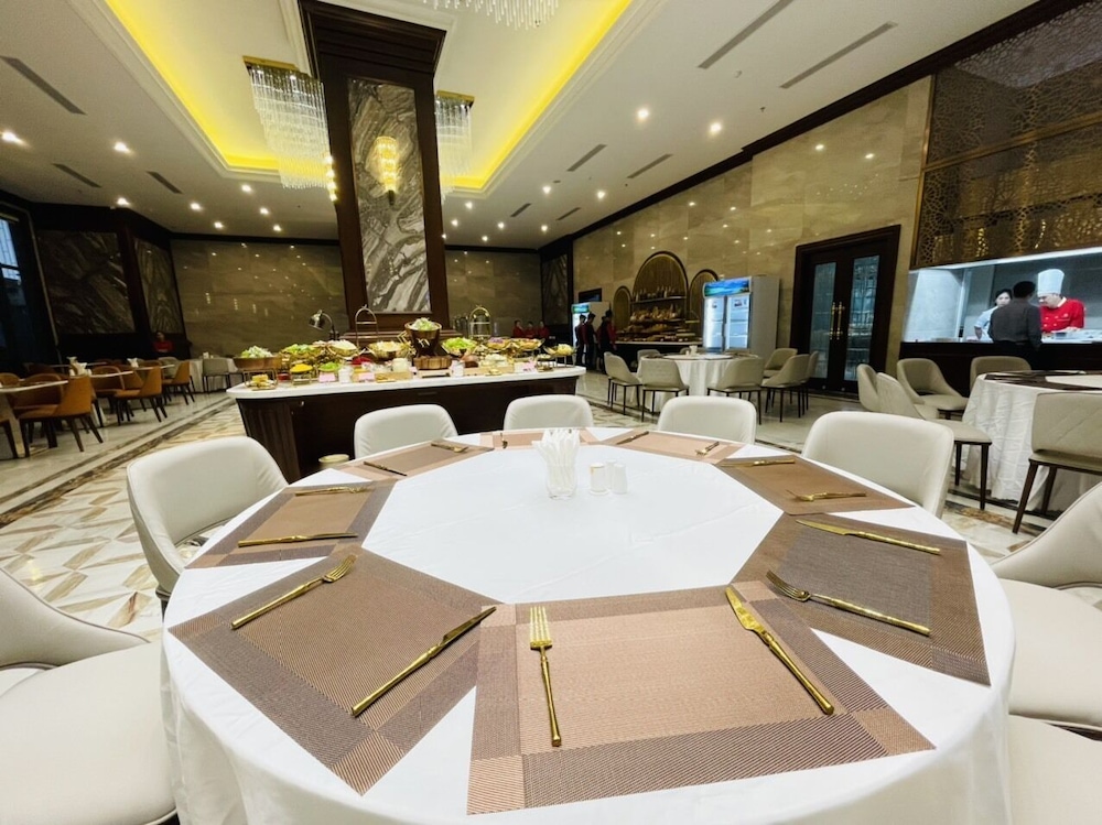 Cua Dong Luxury Hotel 64/70