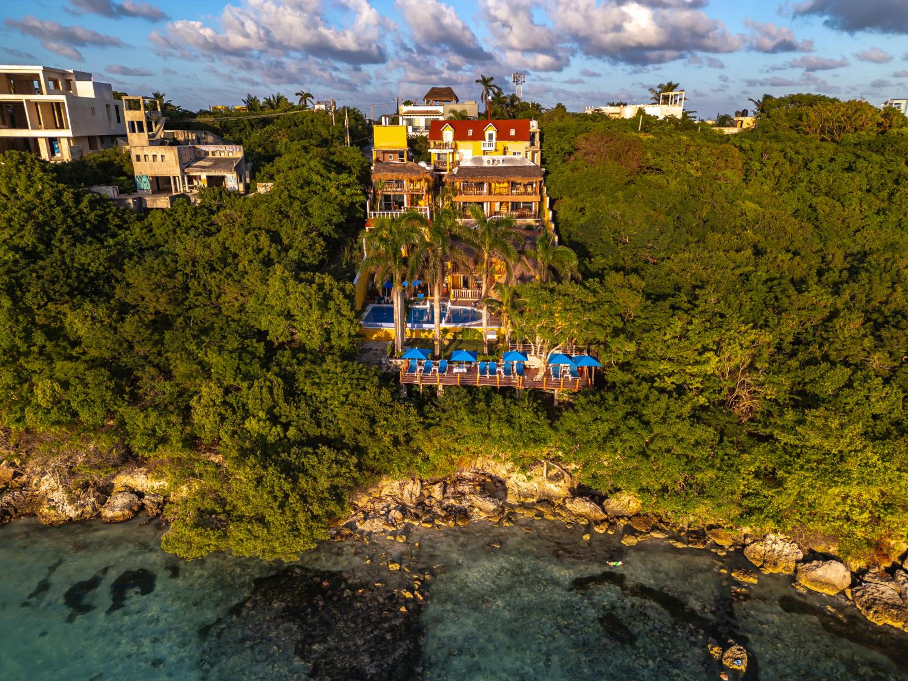 Hotel La Joya 45/51