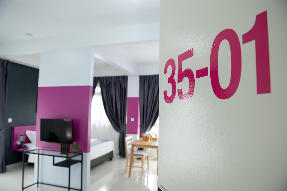 Ezzyhome @ Medini 13/38