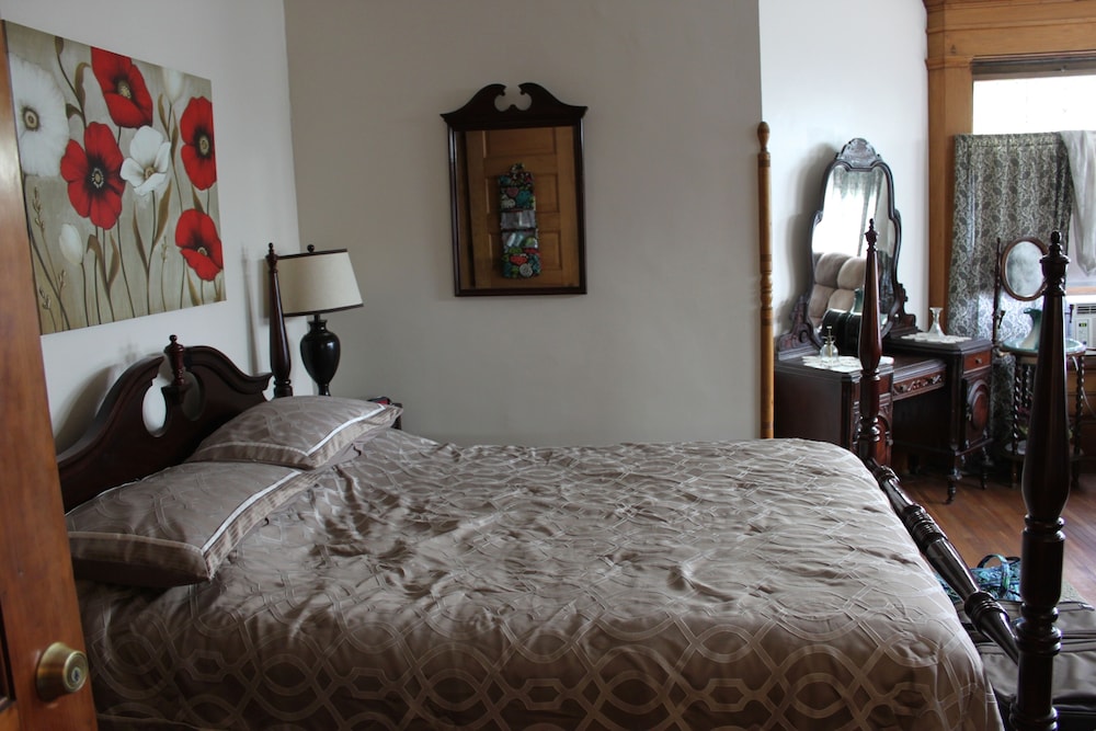 Victorian Charm Inn 11/47