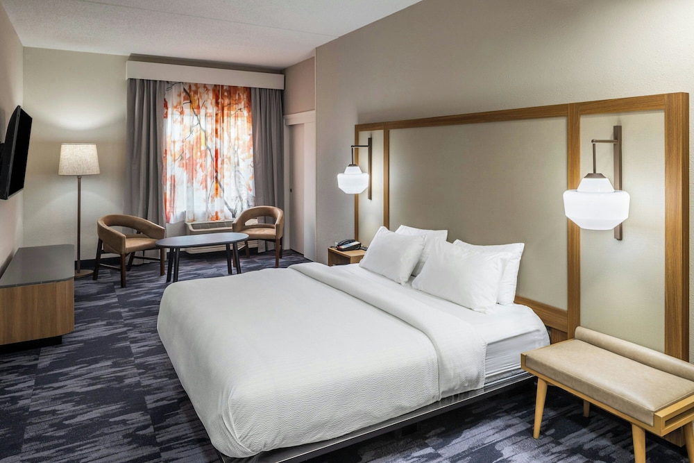 Fairfield Inn Suites Butler 13/50