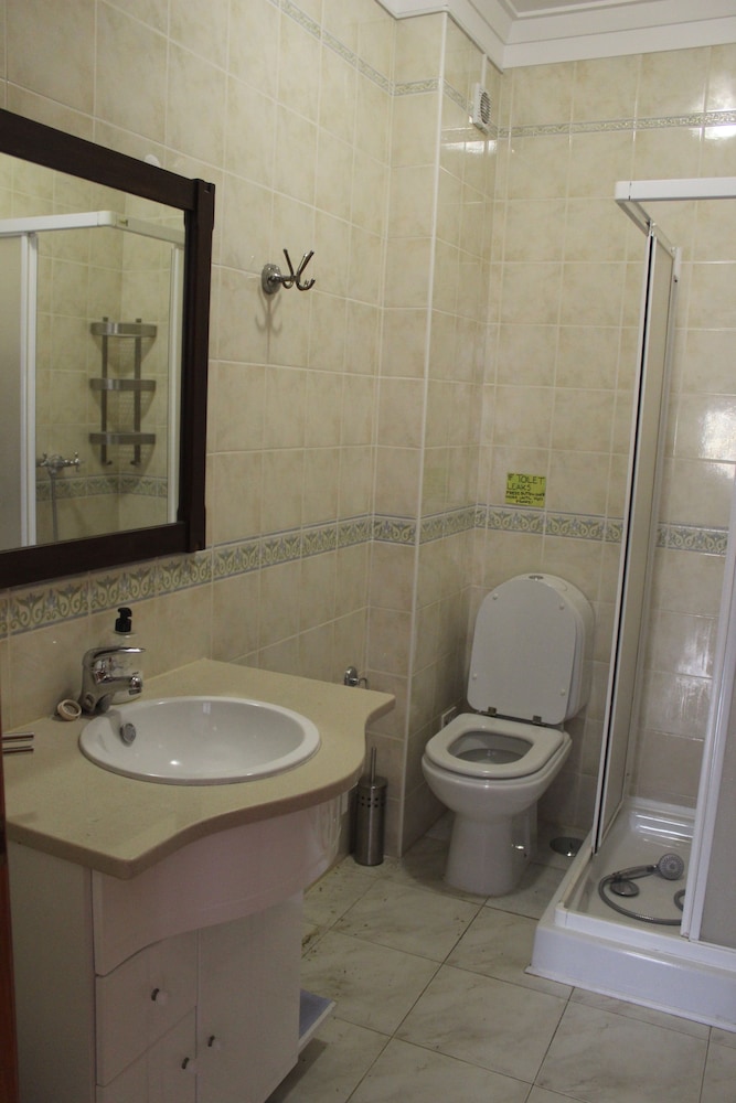 Ericeira Chill Hill Hostel & Private Rooms 49/50