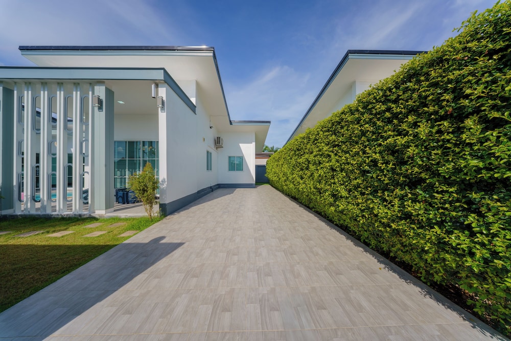 Lark Pool Villa Krabi 58/62