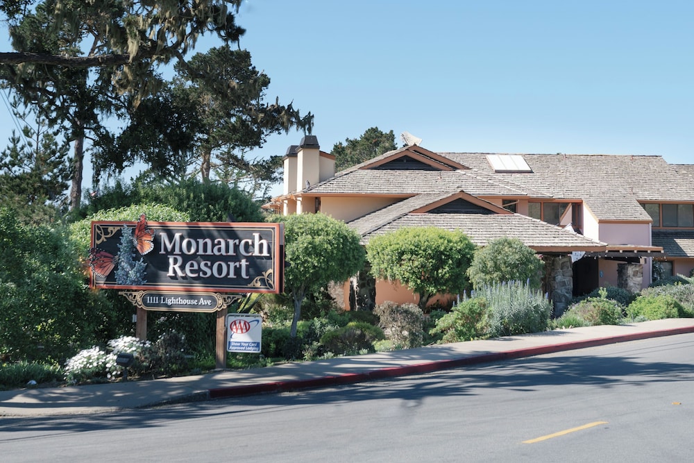 Monarch Resort 5/41