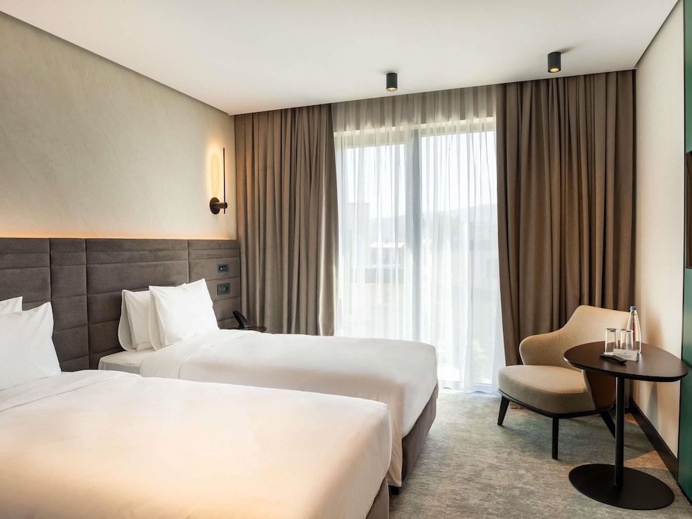 Standard Twin Room: