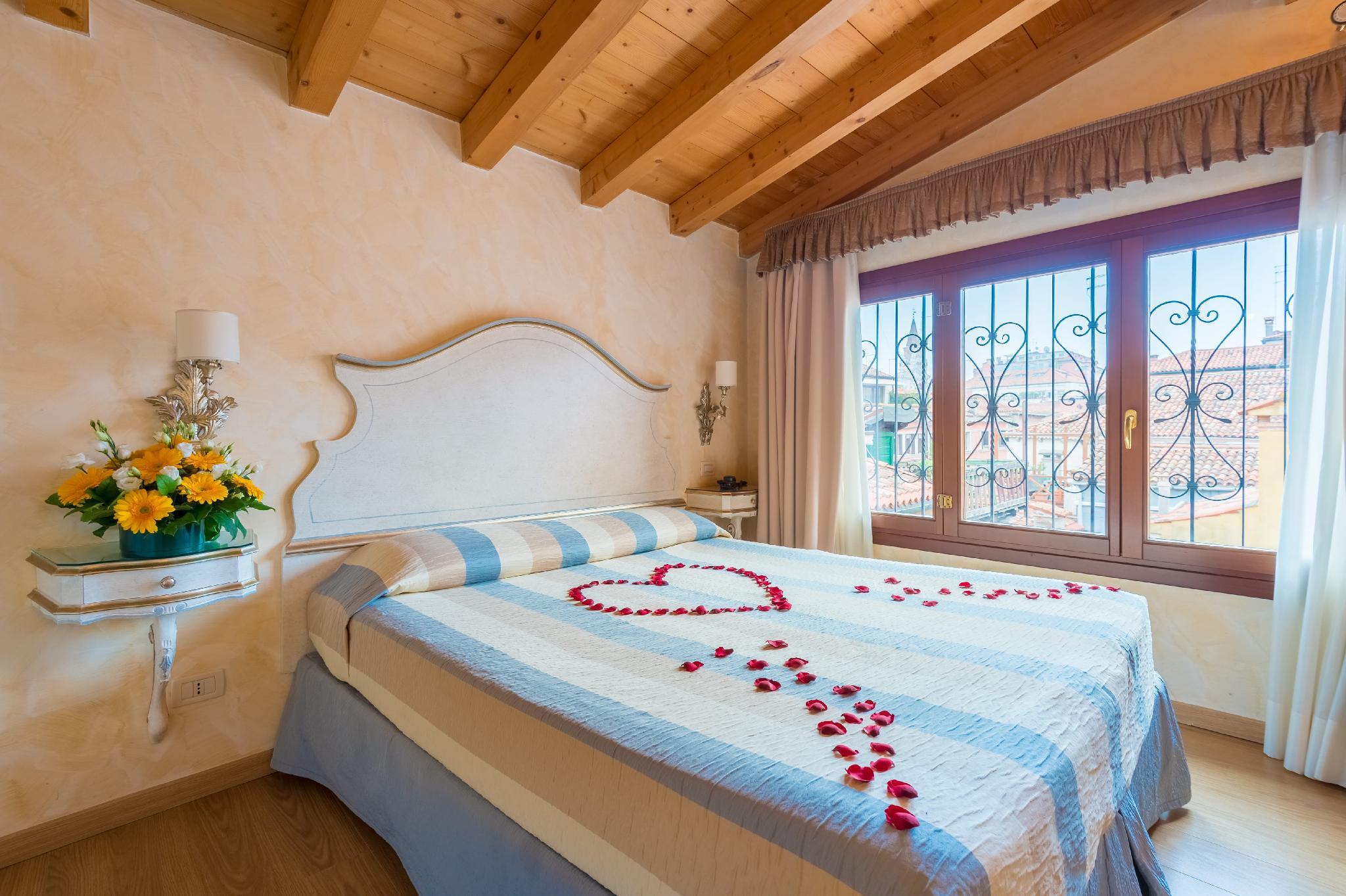 CLASSIC, DOUBLE OR TWIN BED