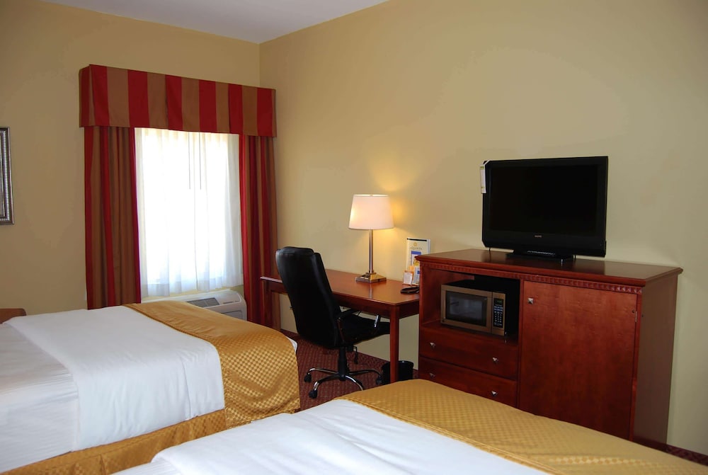 La Quinta Inn & Suites by Wyndham Fairfield TX 10/58