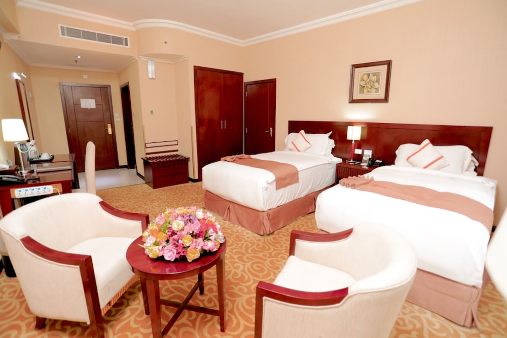Capital Hotel And Spa 31/76