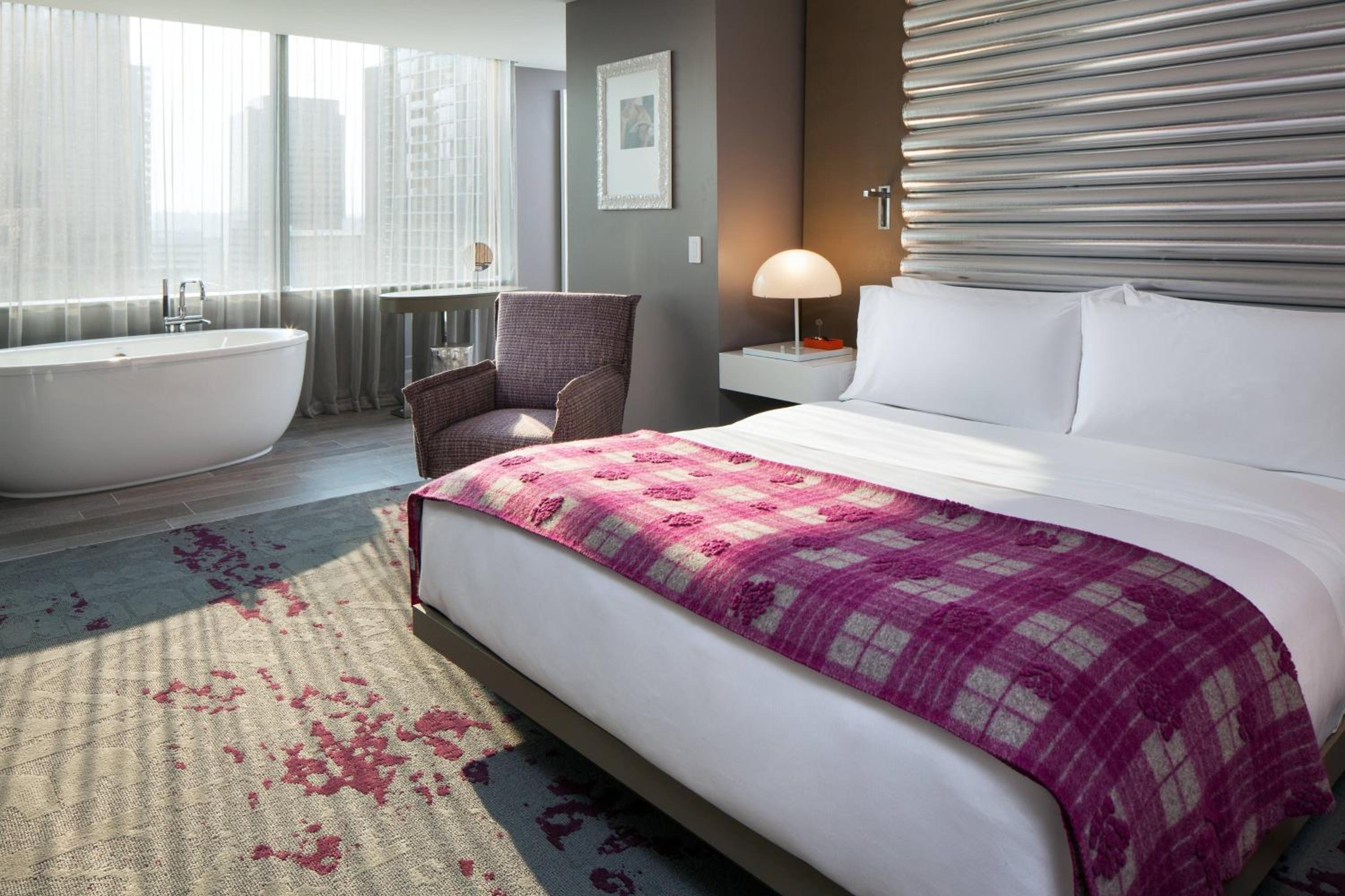Supreme, Suite, King Bed