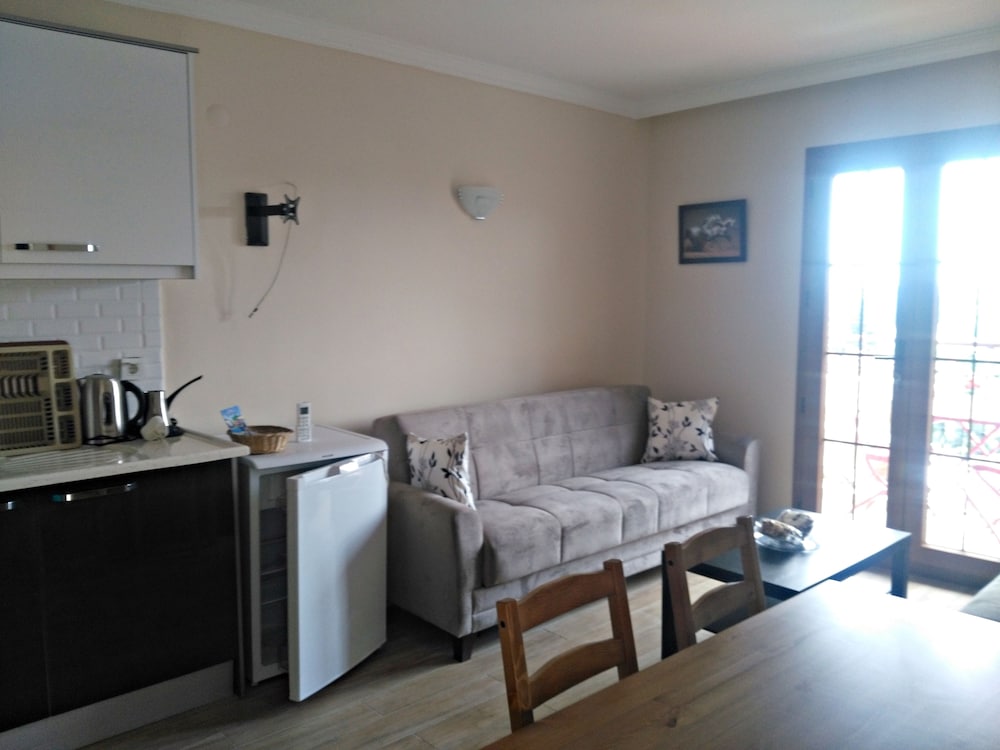 Dasis Hotel & Suites 10/40
