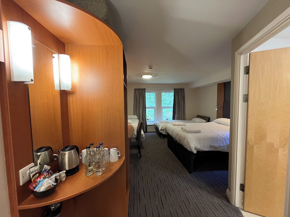 غرفة كلاسيكية عائلية مع سرير سحّاب إضافي مع أريكة، Craigside Manor 4/4