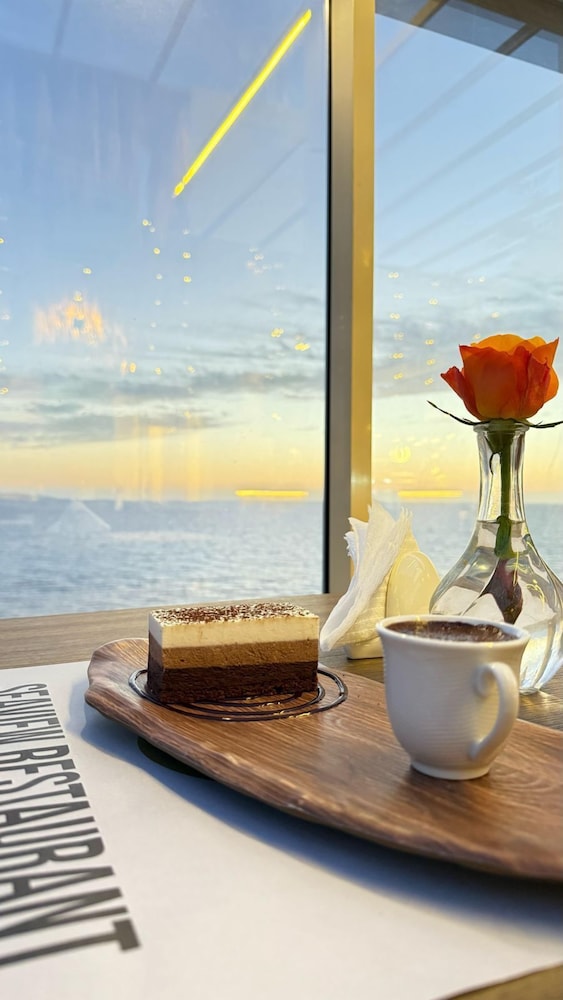 فندق سي فيو(SEAVIEW HOTEL) 55/74