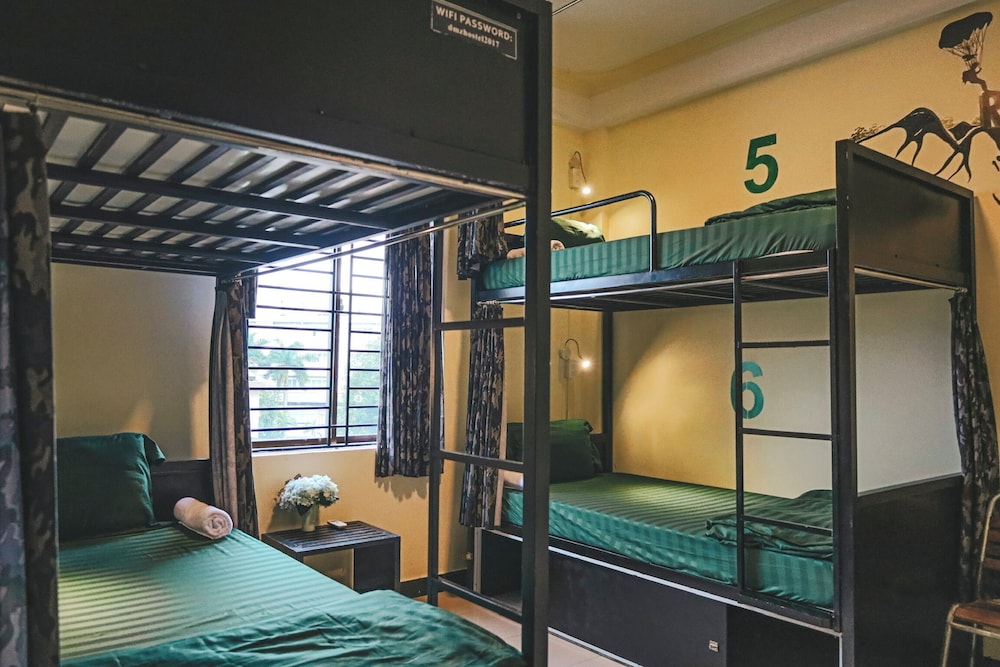 MIXED DORM