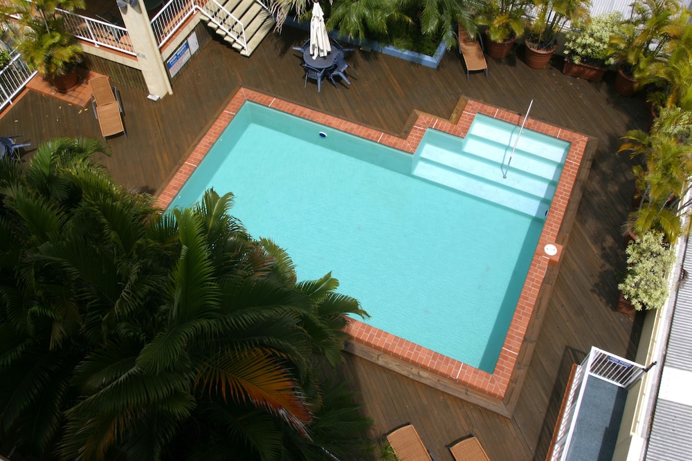Inn Cairns 27/56