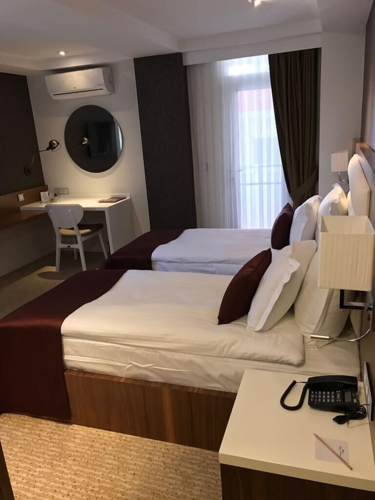End Glory Hotel 15/49