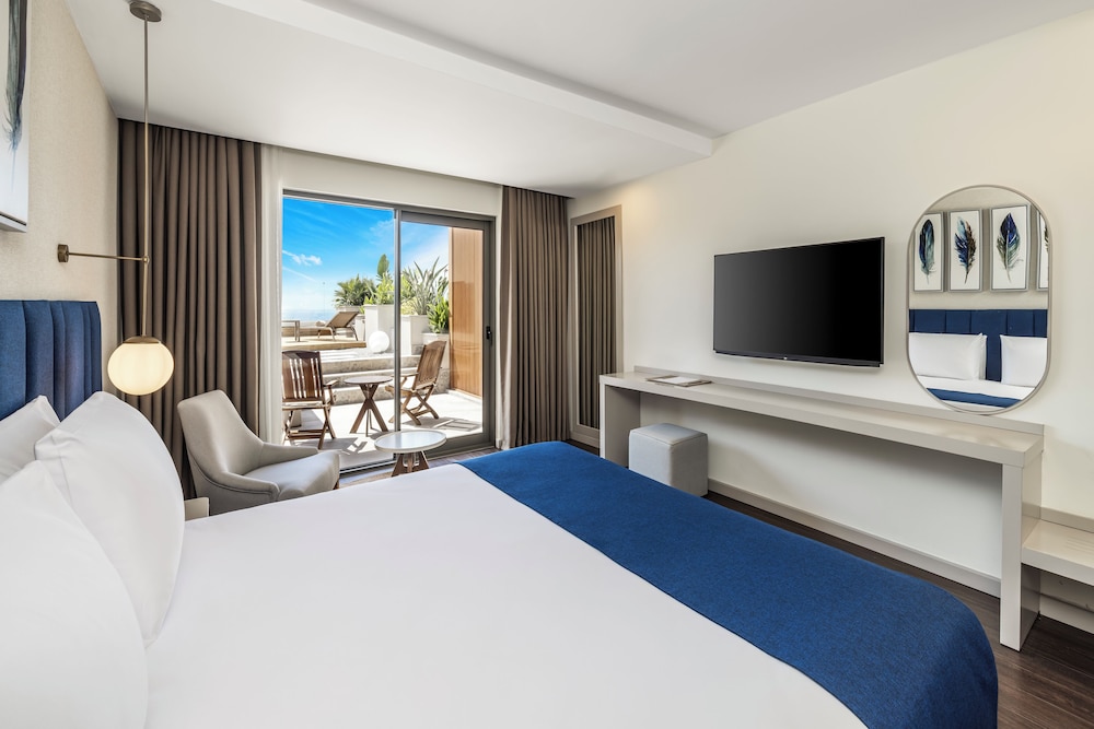 SERENITY TERRACE SEA VIEW ROOM