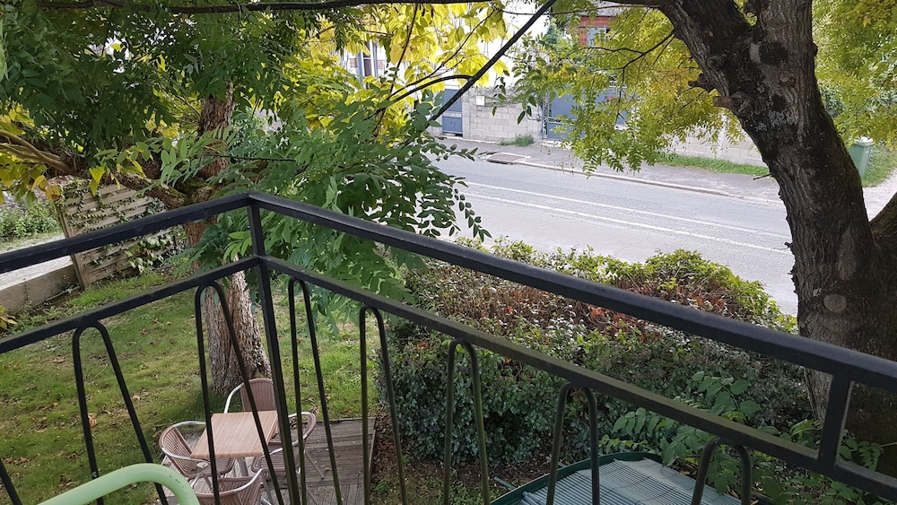 HOTEL LE SAINT CYR 25/41