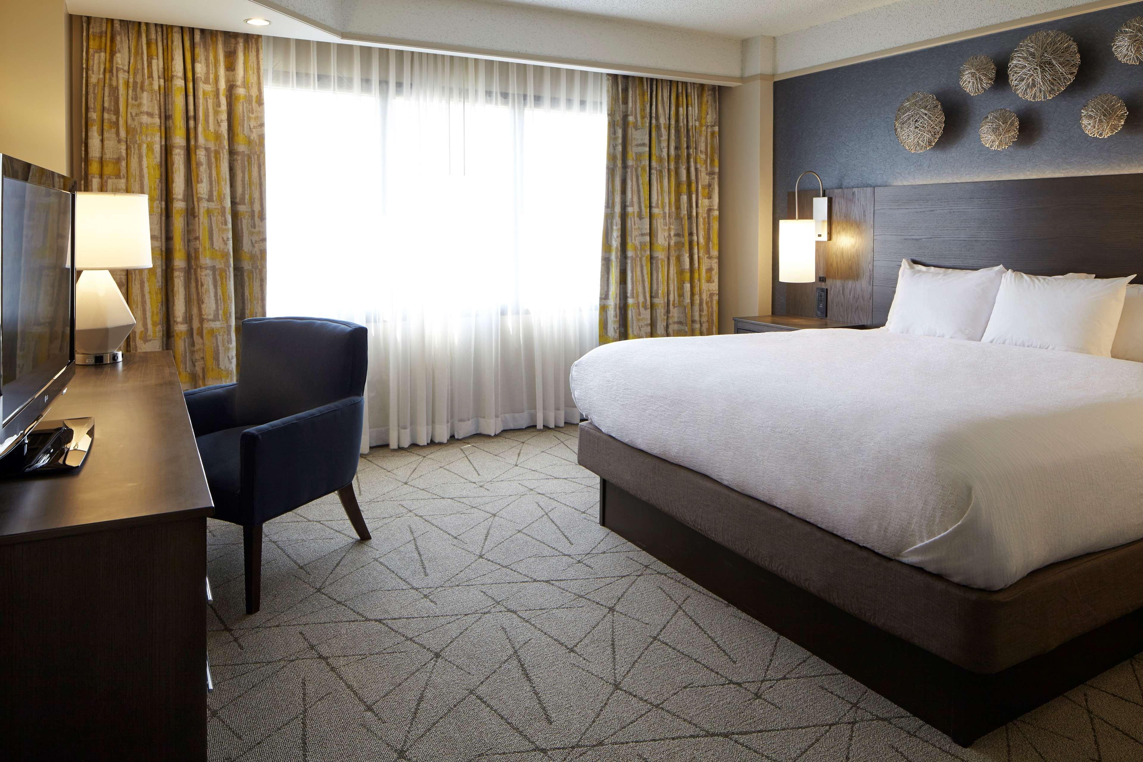 2 ROOMS, SUITE, KING BED