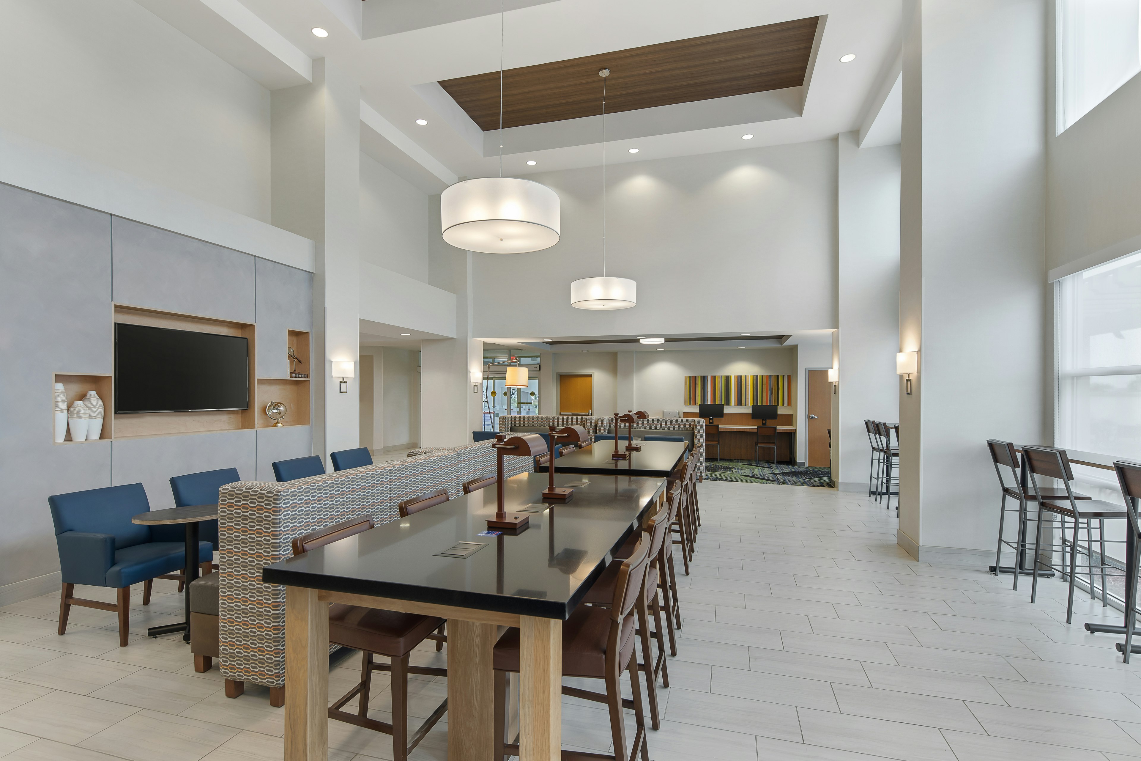 Holiday Inn Express & Suites Sacramento Airport Natomas, an IHG Hotel 17/23