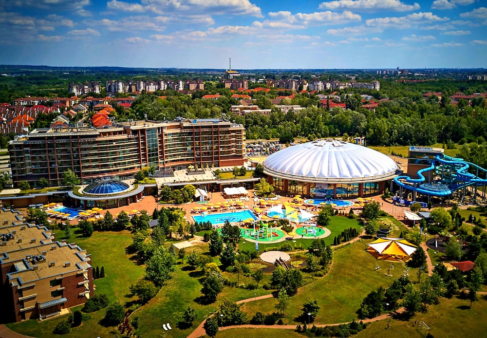 Aquaworld Resort Budapest Formerly Ramada Resort Aquaworld Budapest 76/81