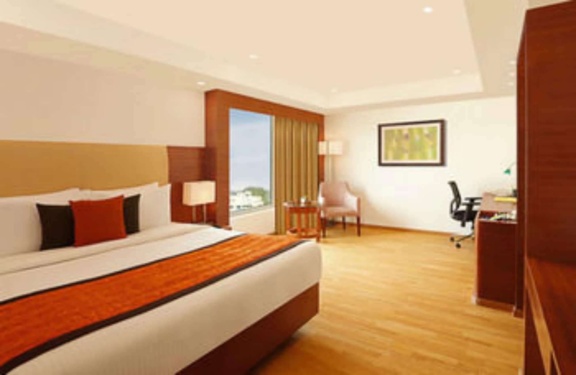 EXECUTIVE, SUITE