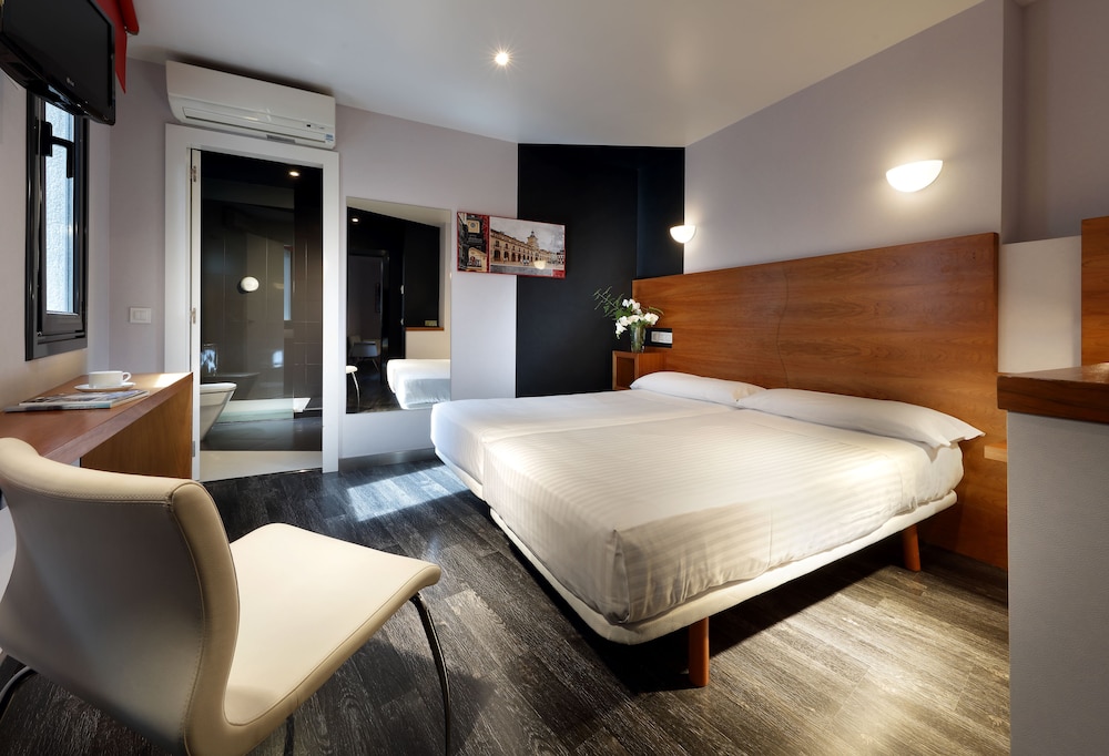 Exe Hotel El Magistral 10/36