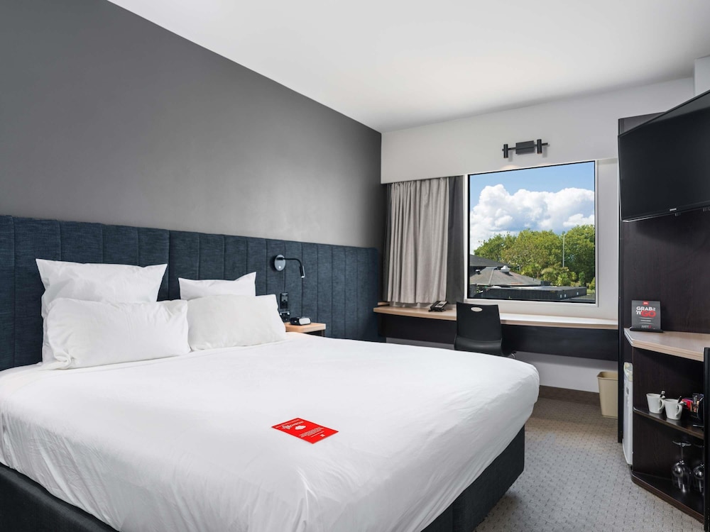 ROOM, KING BED, CITY VIEW, ACCESSIBLE