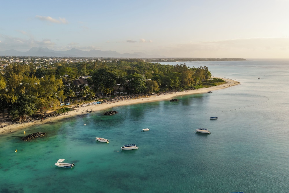Casuarina Resort and Spa 74/76
