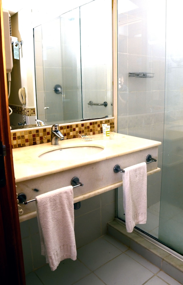 Mercure Salvador Rio Vermelho Hotel 65/75