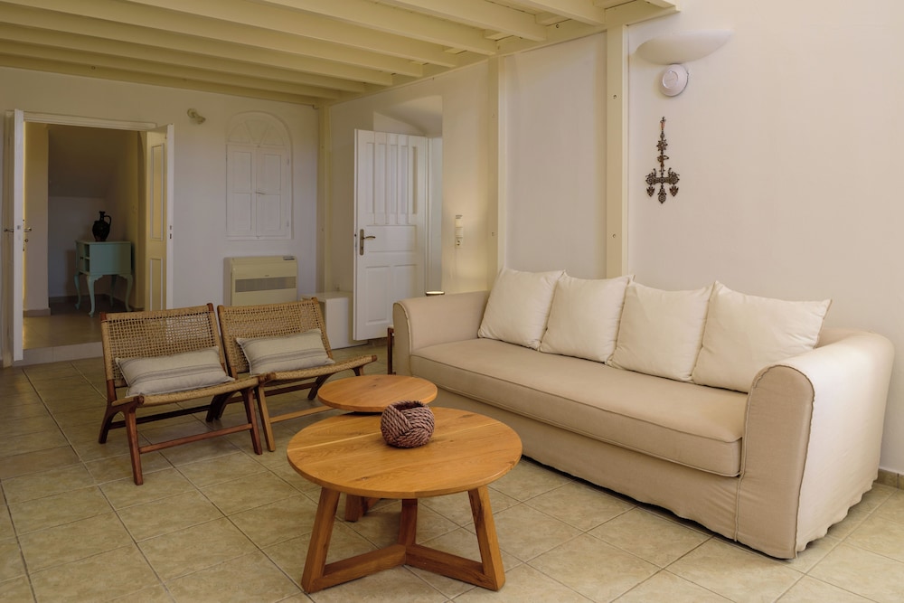 Revelis Villa & Canava 24/50