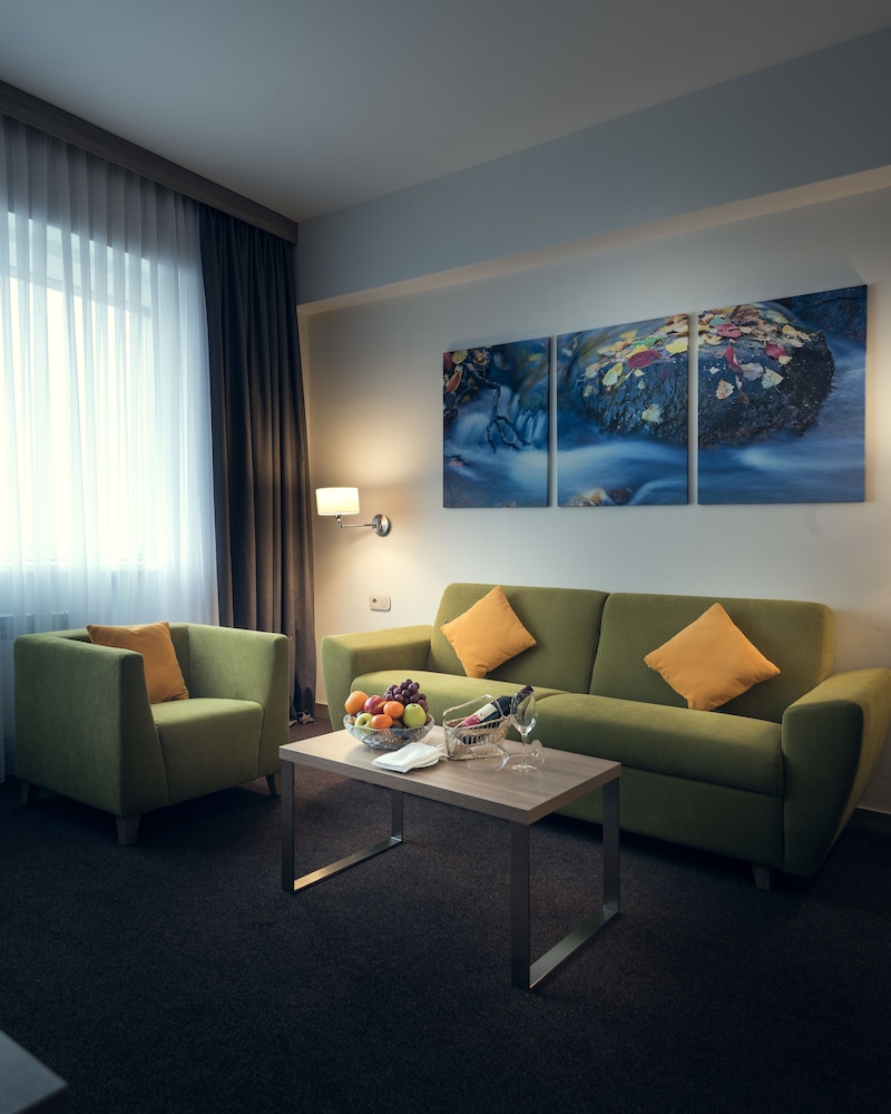 Wyndham Garden Astana 49/75