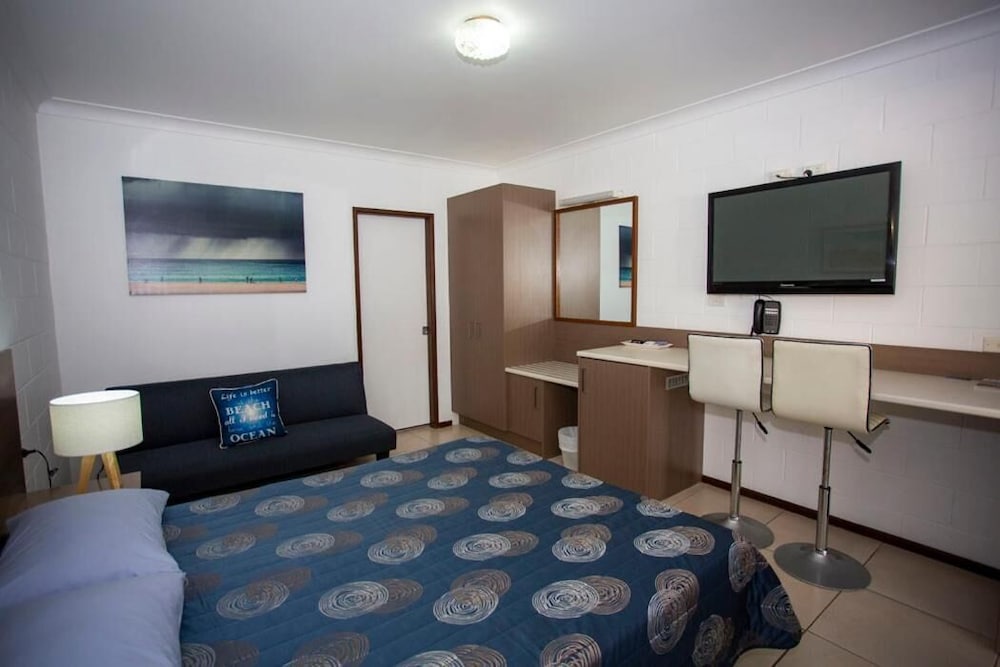 Moffat Beach Motel 39/62
