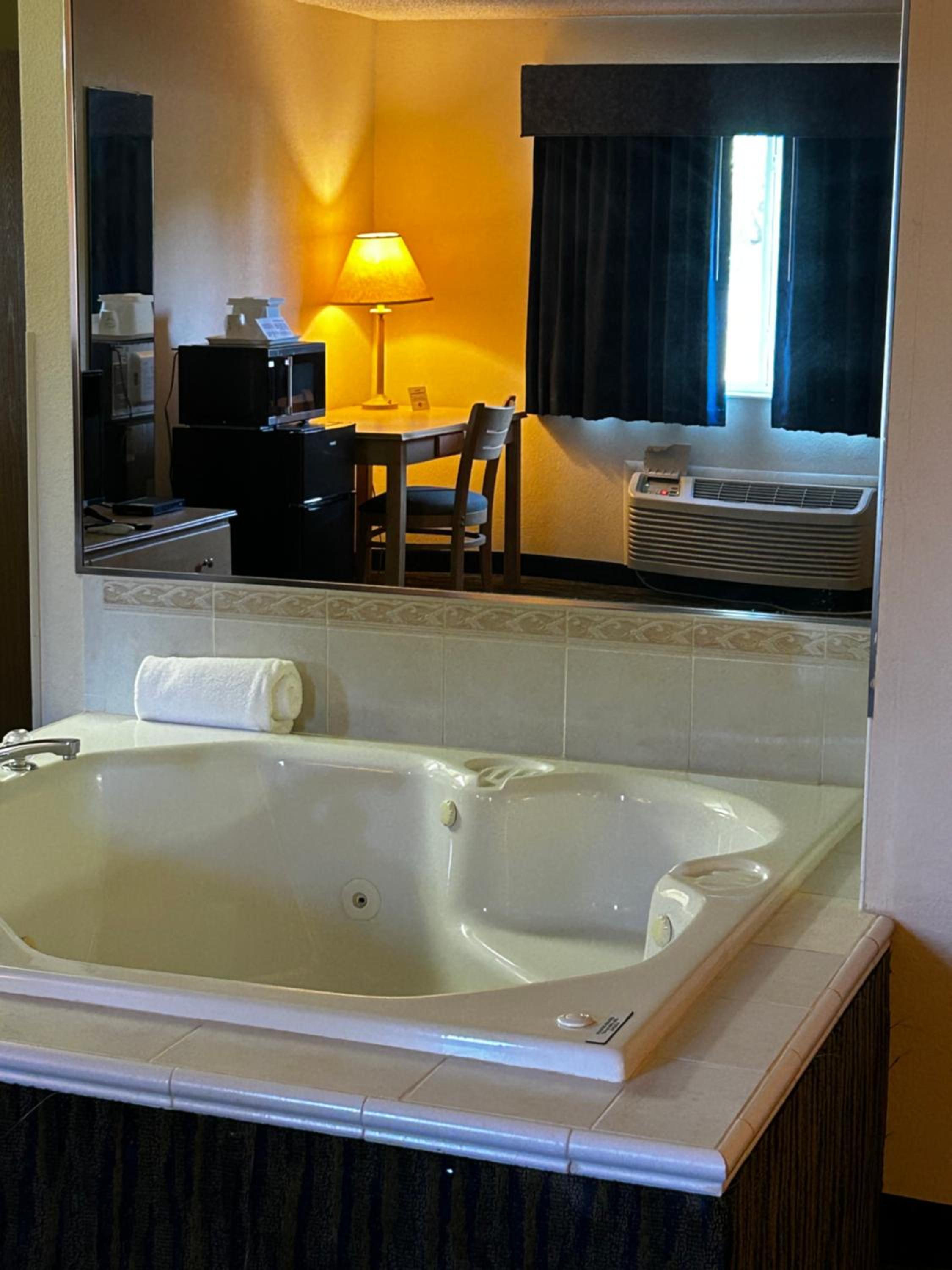 Ameristay Inn & Suites 19/19
