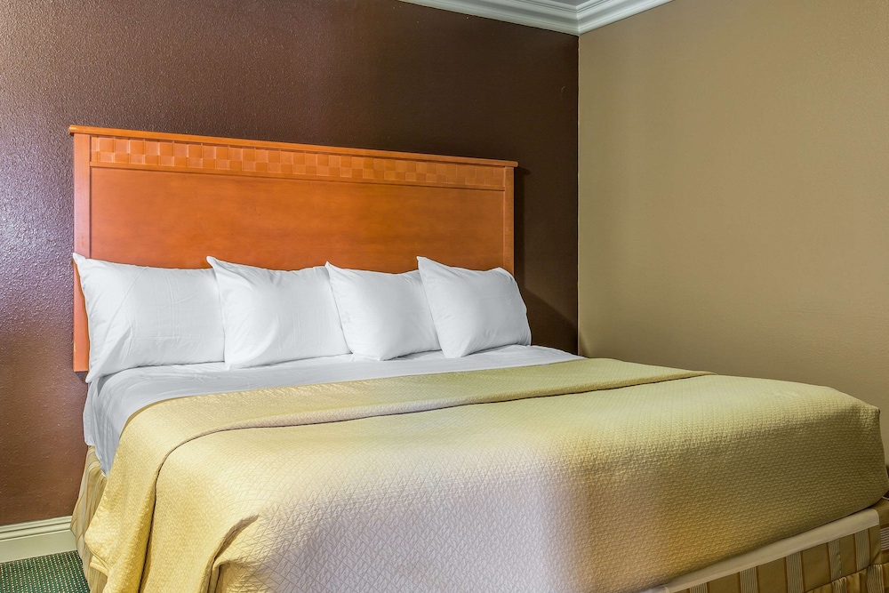 Rodeway Inn Ventura Midtown 14/48