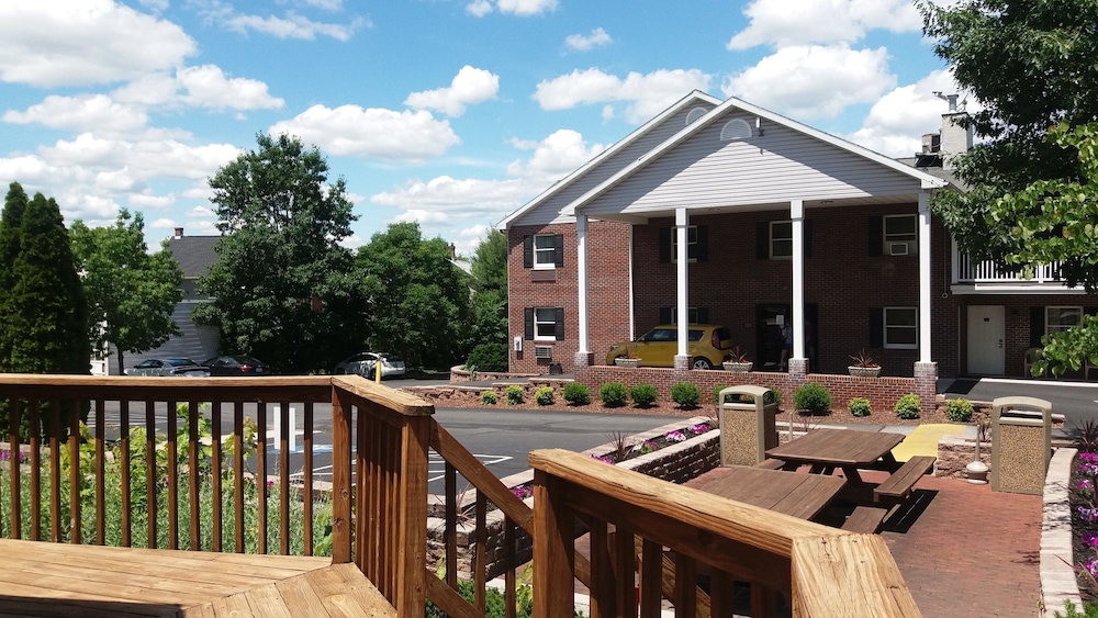 Inn at Cemetery Hill 29/50