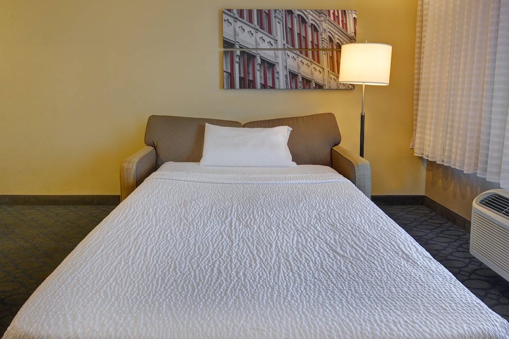 Towneplace Suites By Marriott Alexandria 8/35