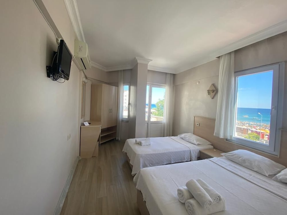 STANDARD, TRIPLE, SEA VIEW