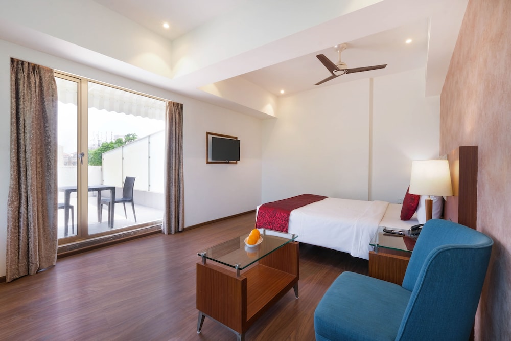 7 APPLE HOTEL VIMANNAGAR, PUNE 25/52