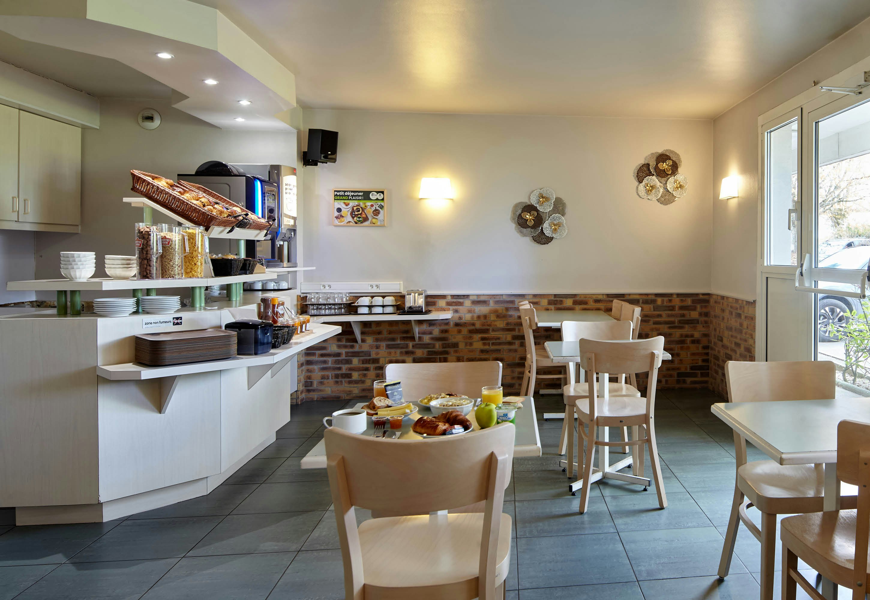 B&B HOTEL Saclay 25/32
