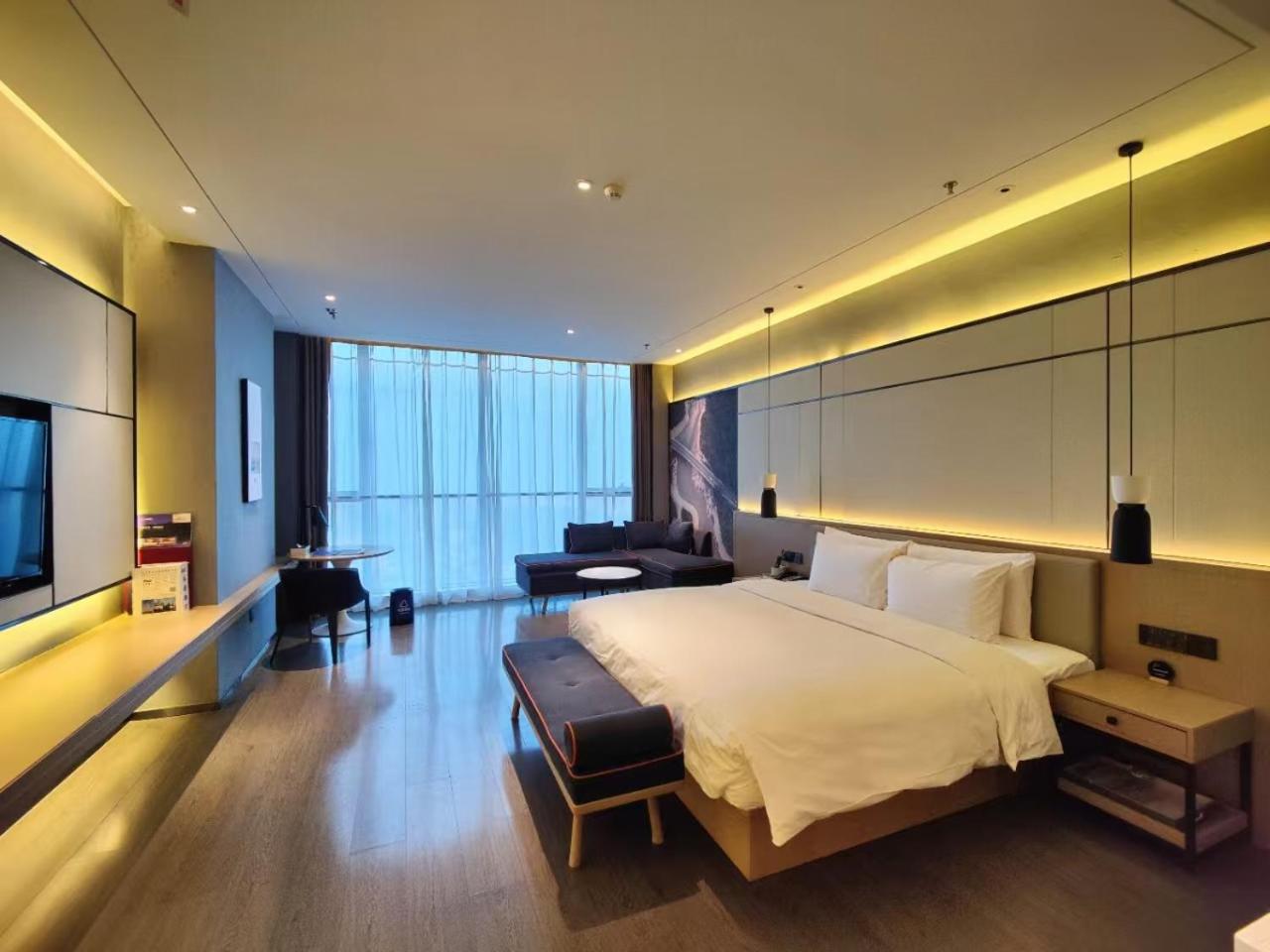 Atour Hotel (Huayi Square, Zhongshan Old Town) 6/60