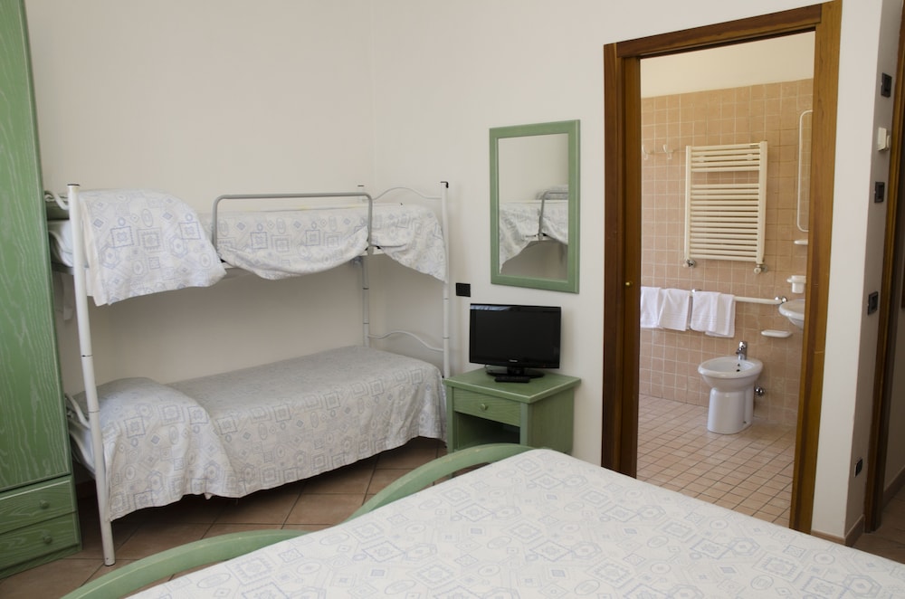 Albergo Bar Cenni 31/48