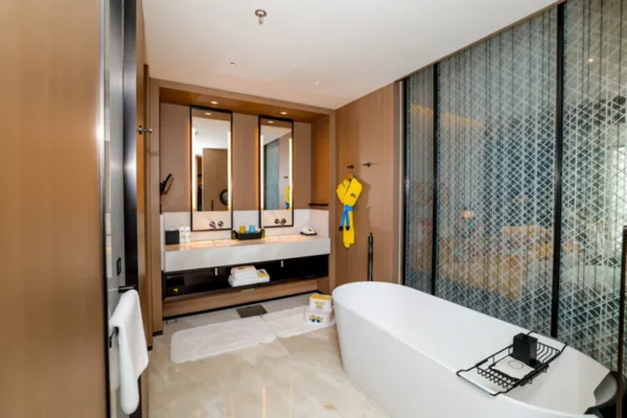 Surya Hotel Shanghai New Hongqiao Center 32/32
