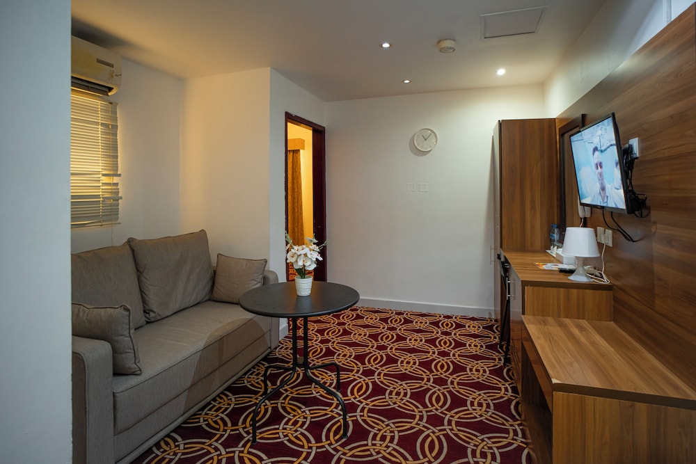Al Sabkha Hotel 38/53