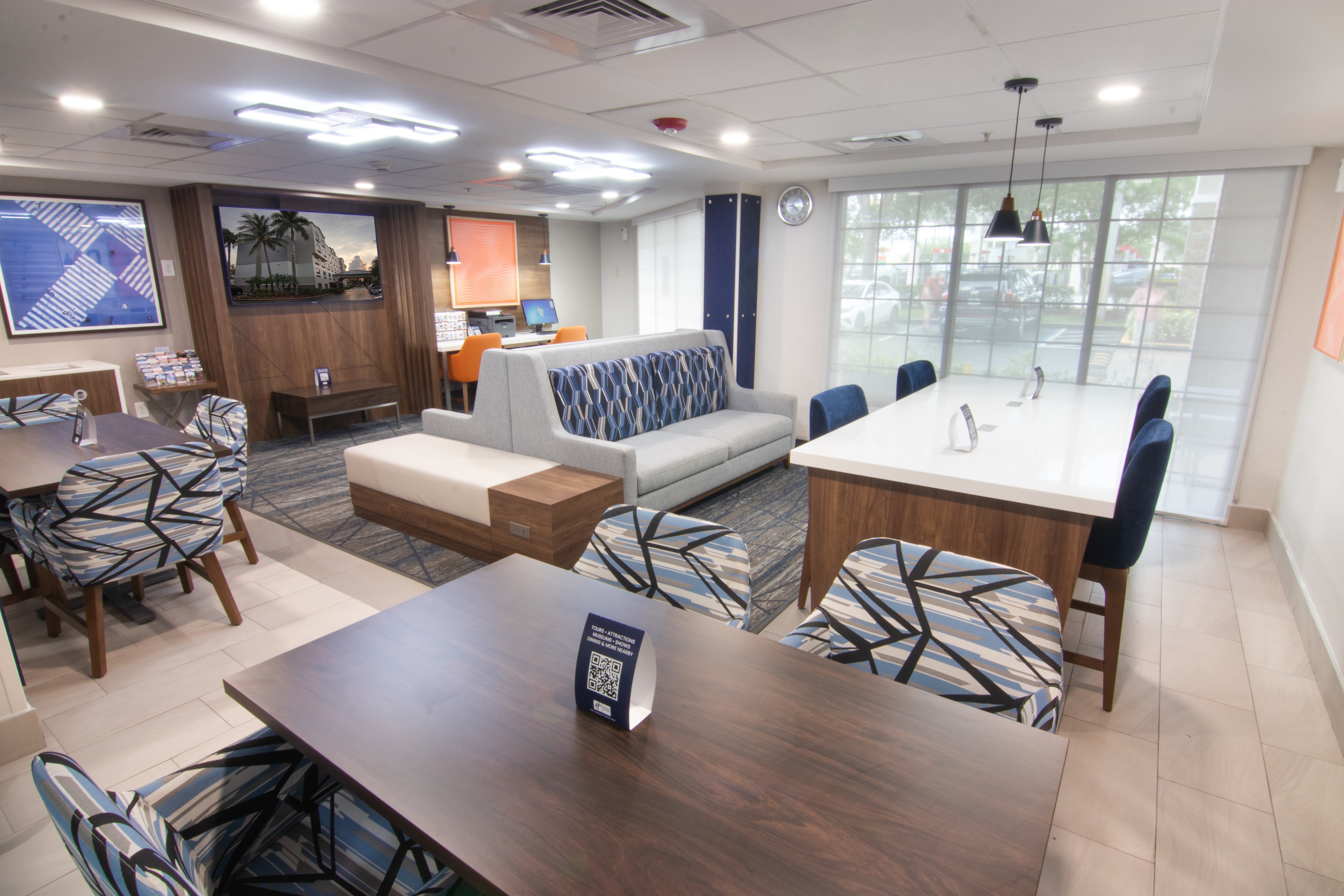 Holiday Inn Express Hotel Suites Fort Lauderdale Airport West 32/50