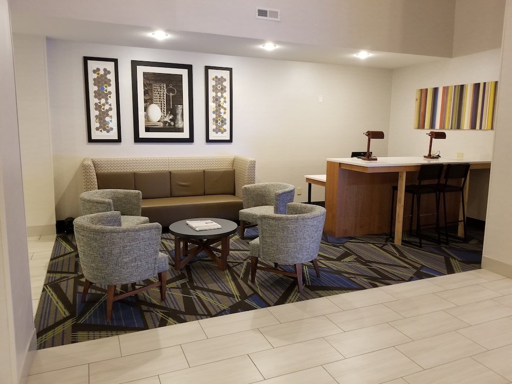 Holiday Inn Express Hotel And Suites Douglas 9/60