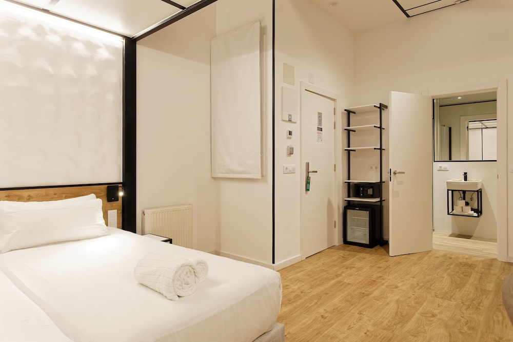 DUPLEX, ECONOMY