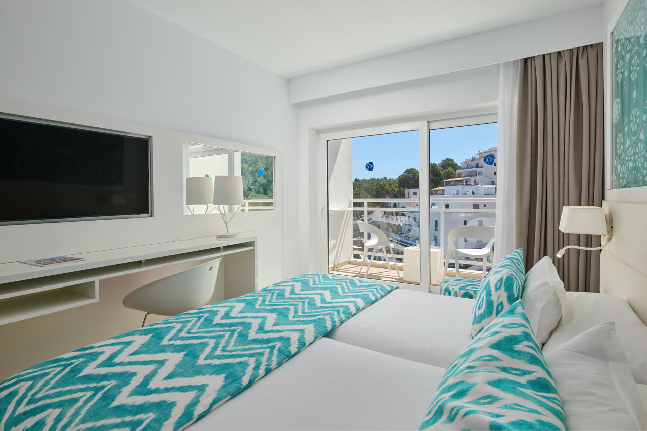 Grupotel Ibiza Beach Resort - Adults Only 24/41