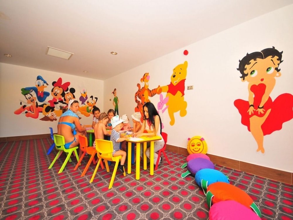 Golden Rock Beach Hotel 20/24